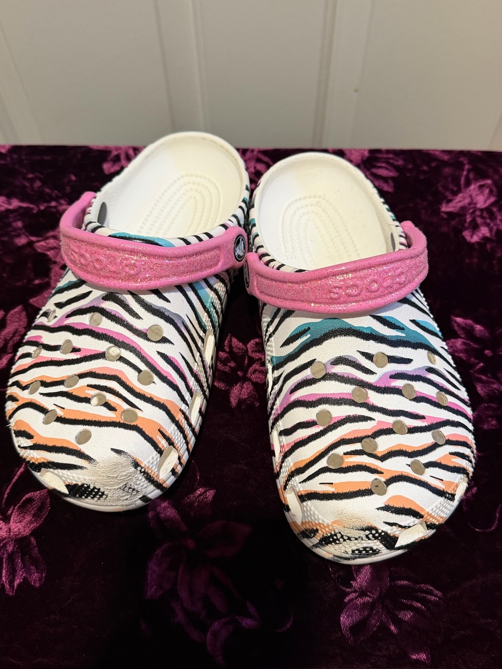 CROCS Big Kids' Zebra Stripe Clogs with Pink Strap and Multicolor Accents Sz J5